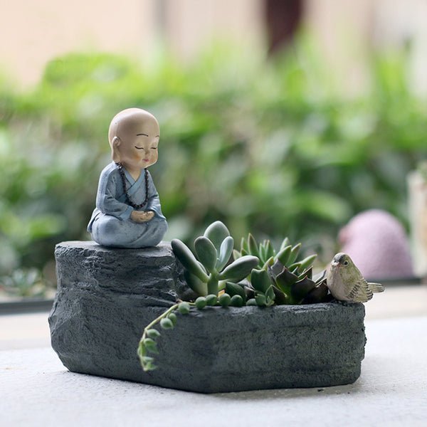 resin_monk_meditating_1_600x.jpg